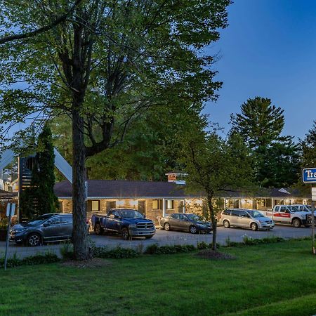 Travelodge By Wyndham Bracebridge Exteriér fotografie