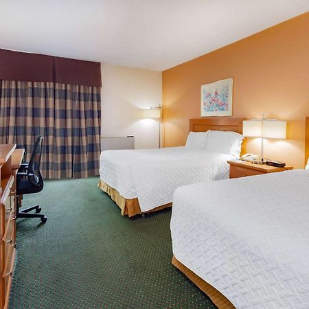 Travelodge By Wyndham Bracebridge Exteriér fotografie