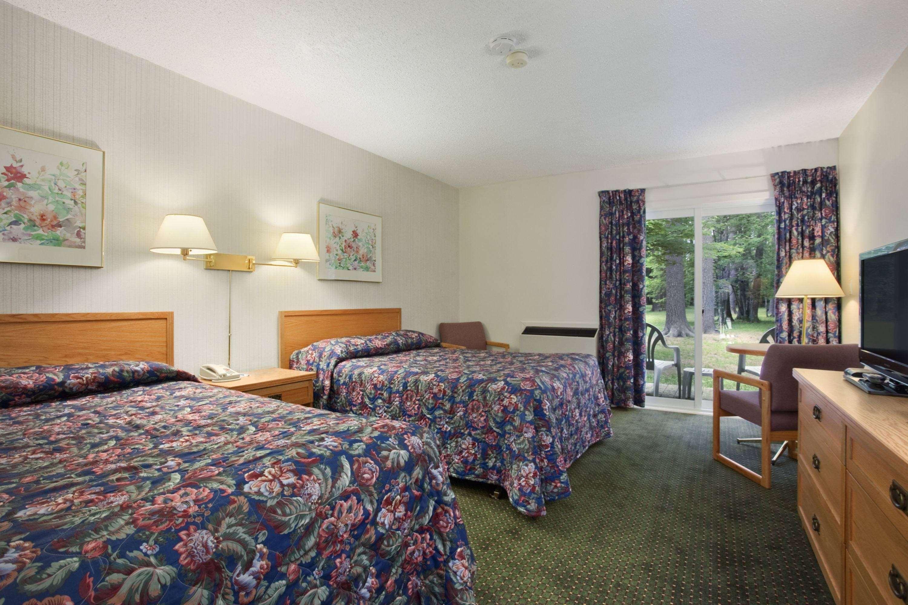 Travelodge By Wyndham Bracebridge Exteriér fotografie