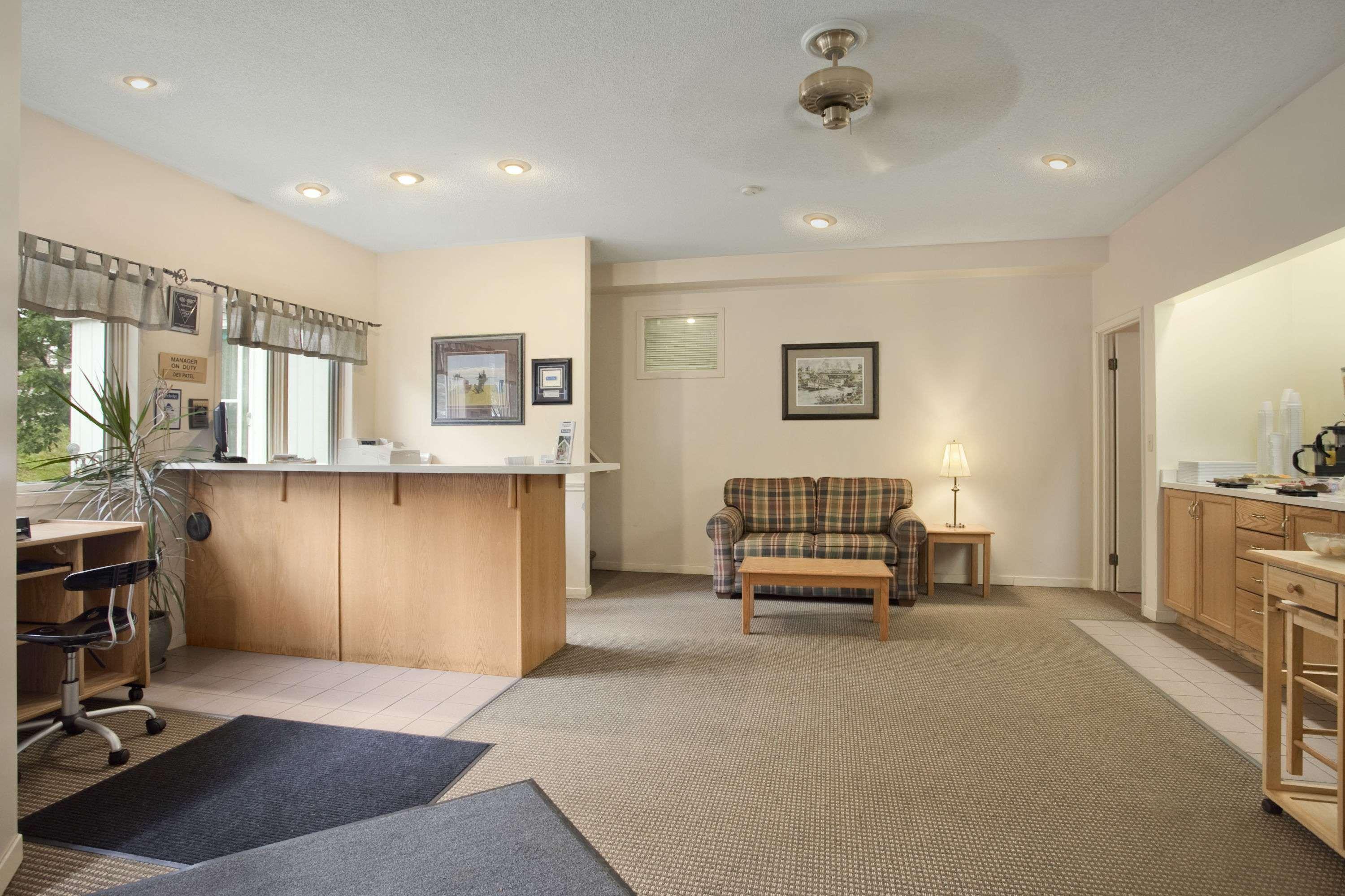 Travelodge By Wyndham Bracebridge Exteriér fotografie